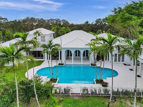 3rd image of 2828 Hurlingham Drive