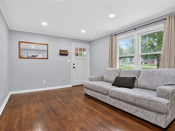 4th image of 7914 W 60th St
