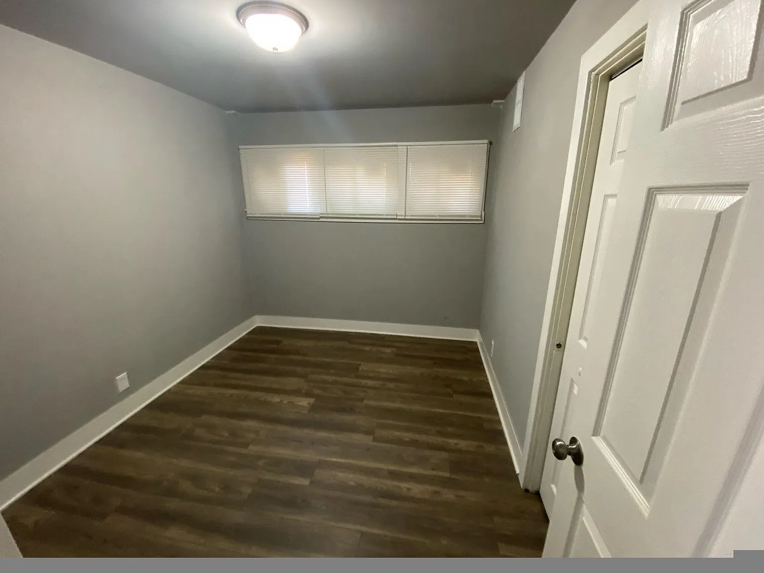 5 bed, 2200 sqft, $2,000 — Photo 3