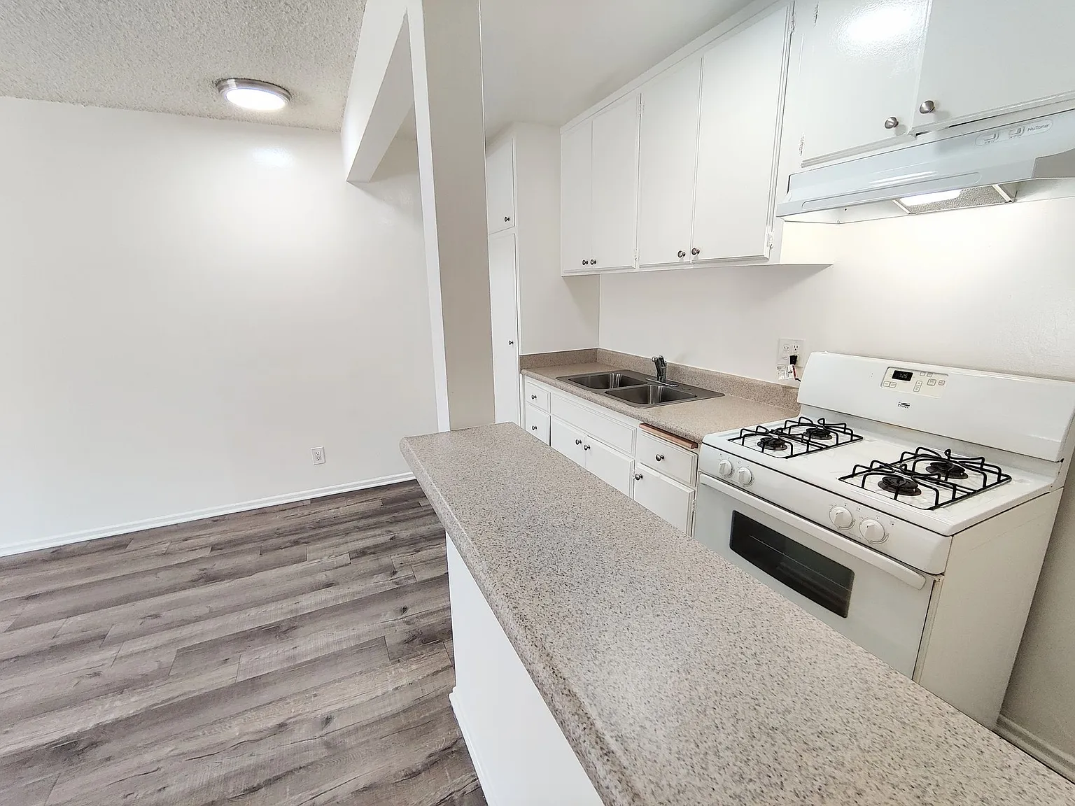 Klump Terrace Apartments — Photo 3
