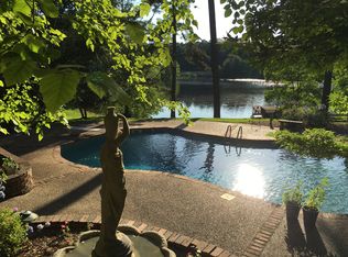 1011 Hawthorne Dr, McComb, MS 39648