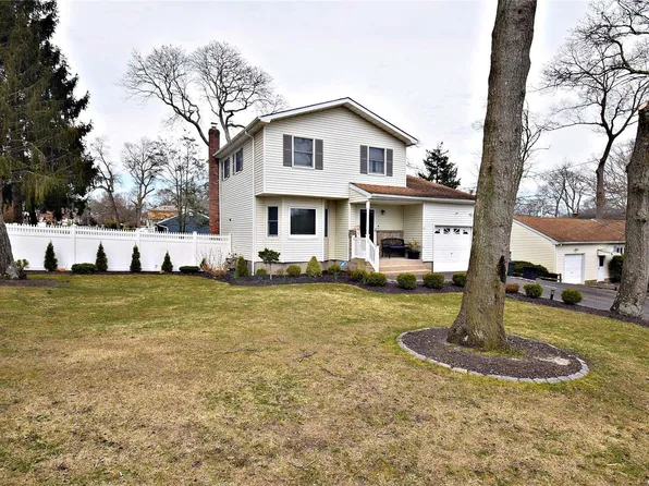 47 Lindell Avenue, Lake Grove, NY 11755