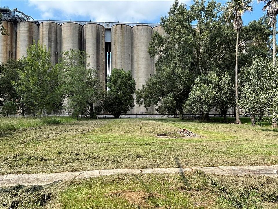 2nd image of Gordon St