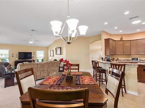 2nd image of 703 Vibrant Ln