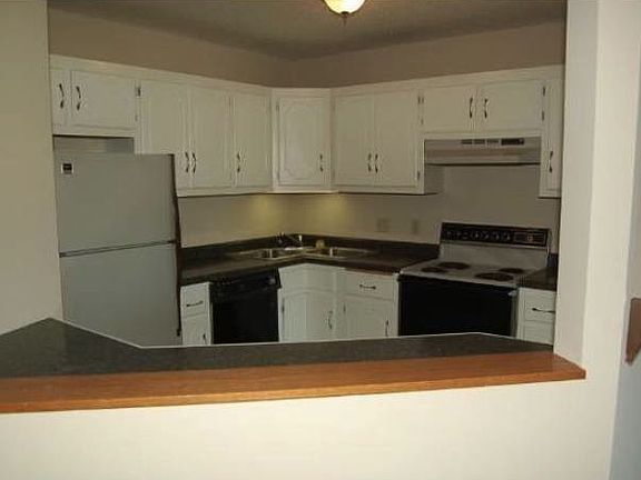 Kitchen with Appliances