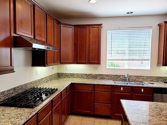 3rd image of 6751 Heathgrove Dr