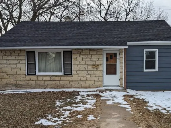 427 N Hull Ave, Minden, NE 68959