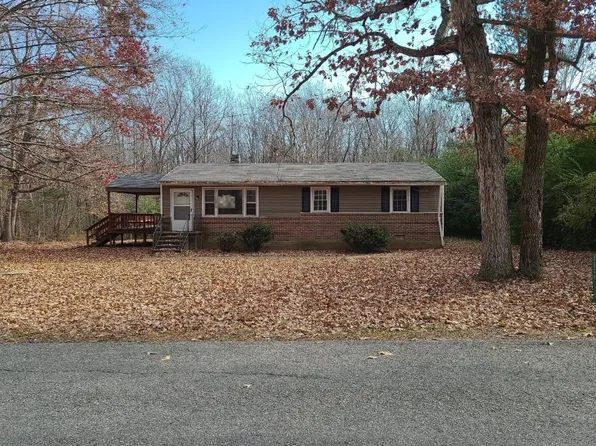 3334 Redd Shop Rd, Farmville, VA 23901