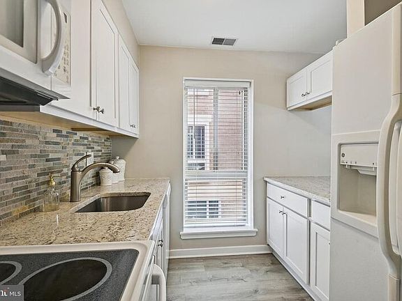 5th image of 409 S Sharp St #R-5
