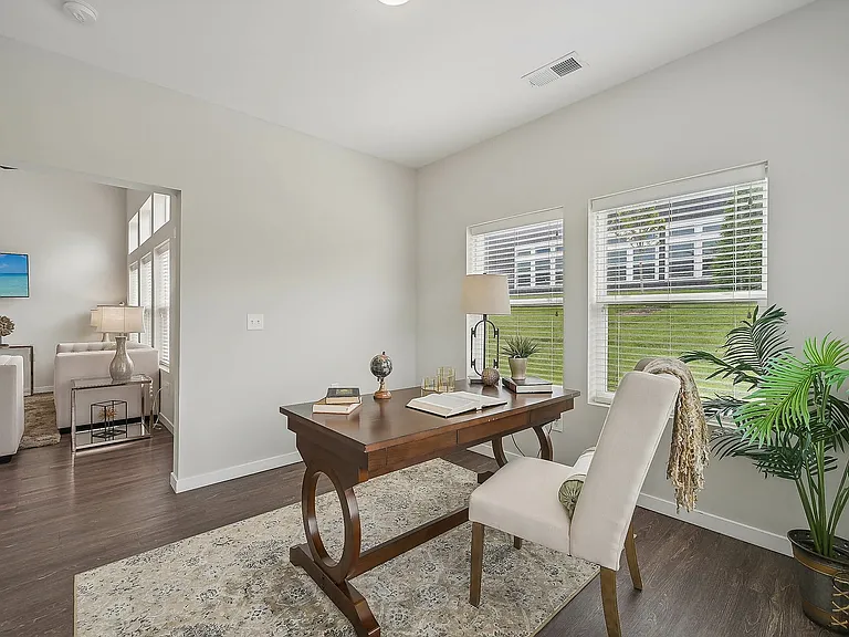 Redbud Commons — Photo 14