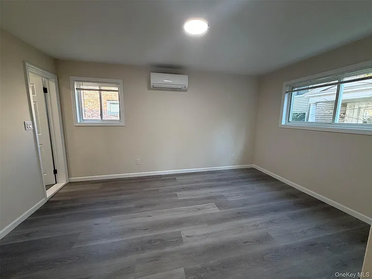 14 Cornwall Ln — Photo 11