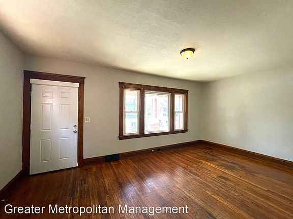 3rd image of 3922 Hyde Ave