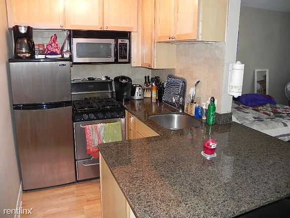 3rd image of 625 W Wrightwood Ave #Unt207