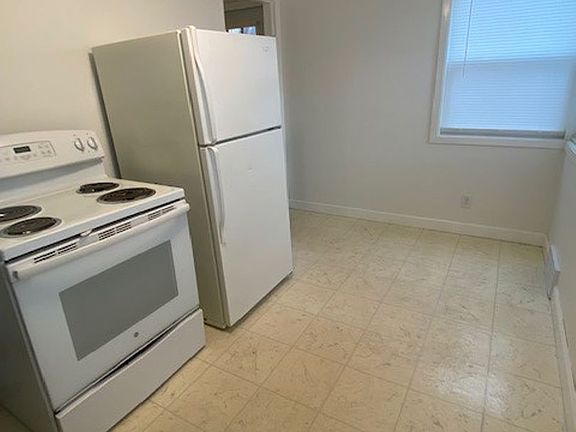 3rd image of 1311 8th Ave NE