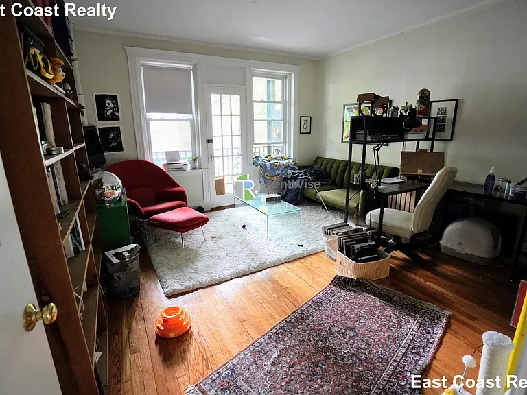 127 Sutherland Rd #C — Photo 15