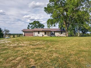 15892 Mellow Dr #M, Cabool, MO 65689
