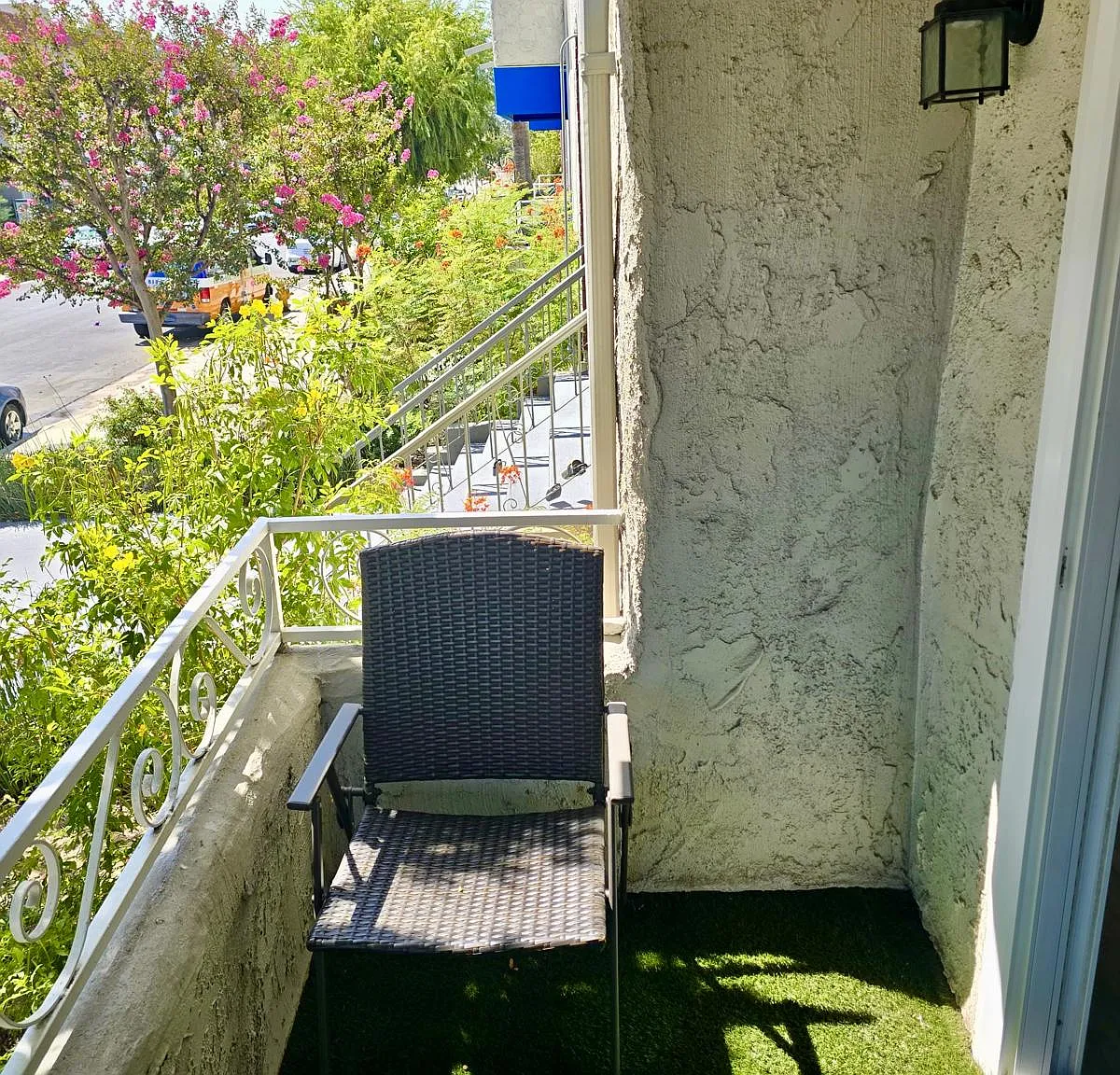 2 bed, 1011 sqft, $3,200 — Photo 4