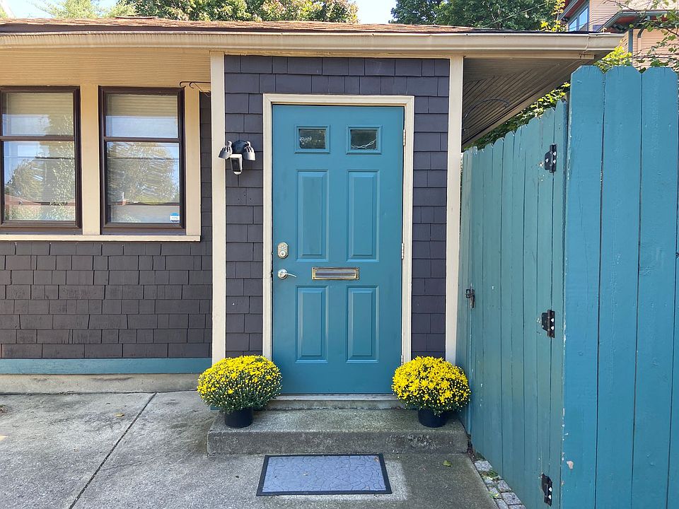 1st image of 39 Willowlawn St #1