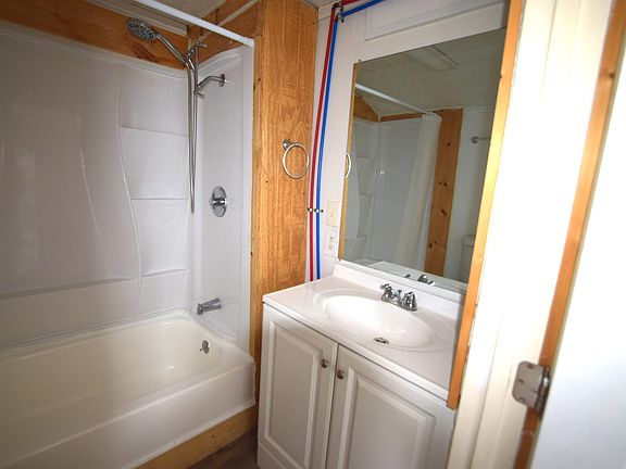 5th image of 213 E Main St