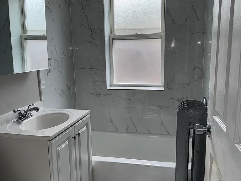 6818-2 N Wayne Ave #111 — Photo 11