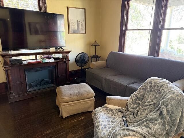 Listing photo 4