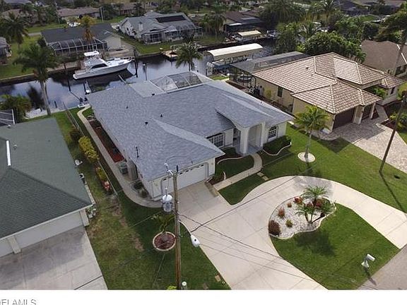 5th image of 5011 SW 11th Ct