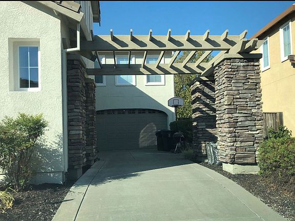 3rd image of 620 Parisio Cir