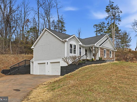 3rd image of 6233 Ridge Ln