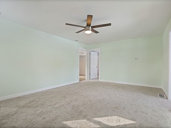 4th image of 30 Spruce Ridge Dr