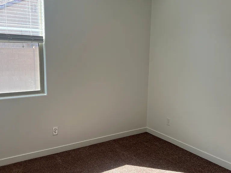 456 E Shellie Ct — Photo 15