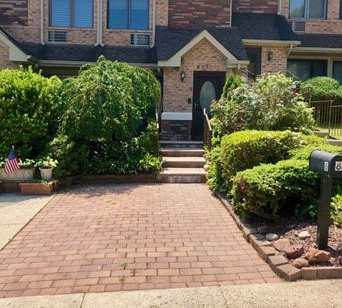2nd image of 8 Hillridge Ct #20