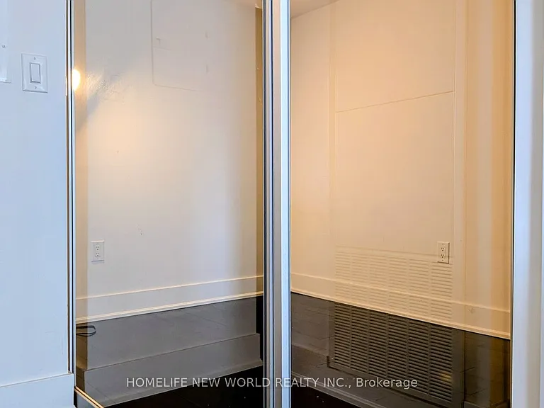 955 Bay St #808 — Photo 8