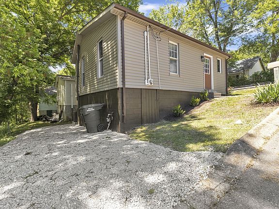 3rd image of 223 4th Ave E