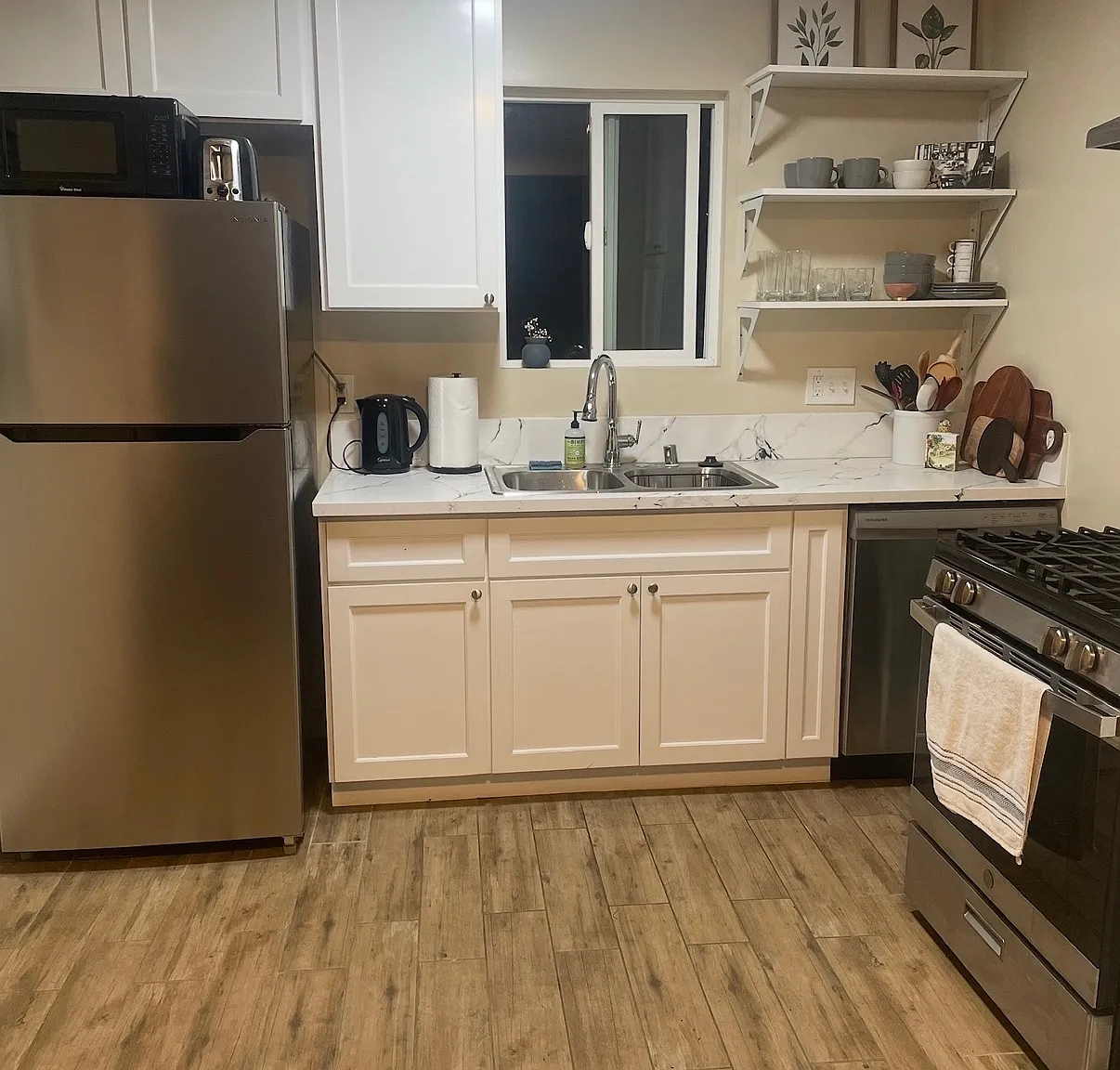 2 bed, $2,200 — Photo 4