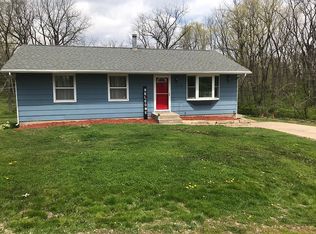 1009 Reynolds St, Le Claire, IA 52753