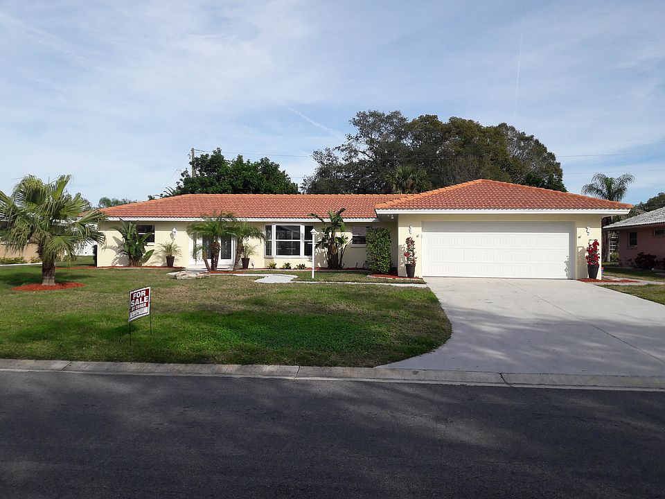 1st image of 120 Matisse Cir W