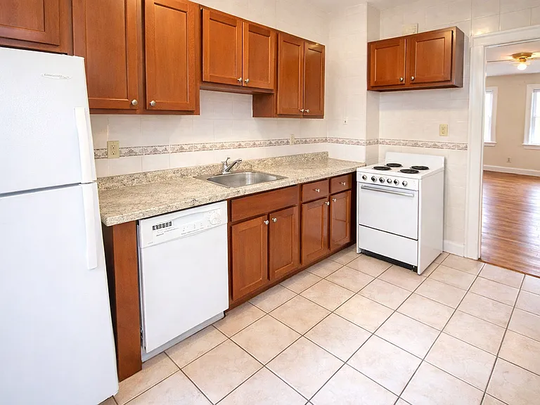 2359 Tilbury Ave — Photo 3
