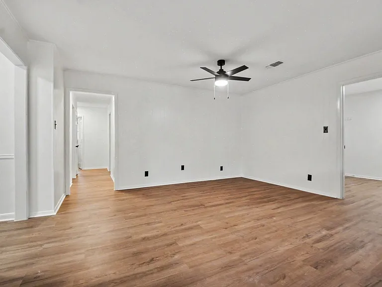 3407 Tipps Dr — Photo 15