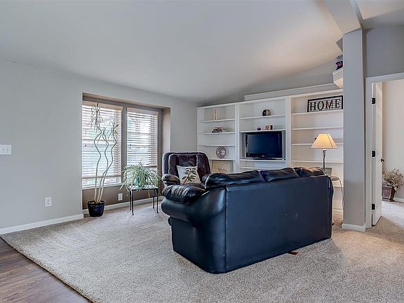 4th image of 43051 Saddlehorn Dr