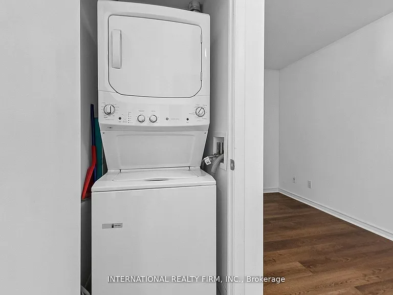 3391 Bloor St W #1011 — Photo 17