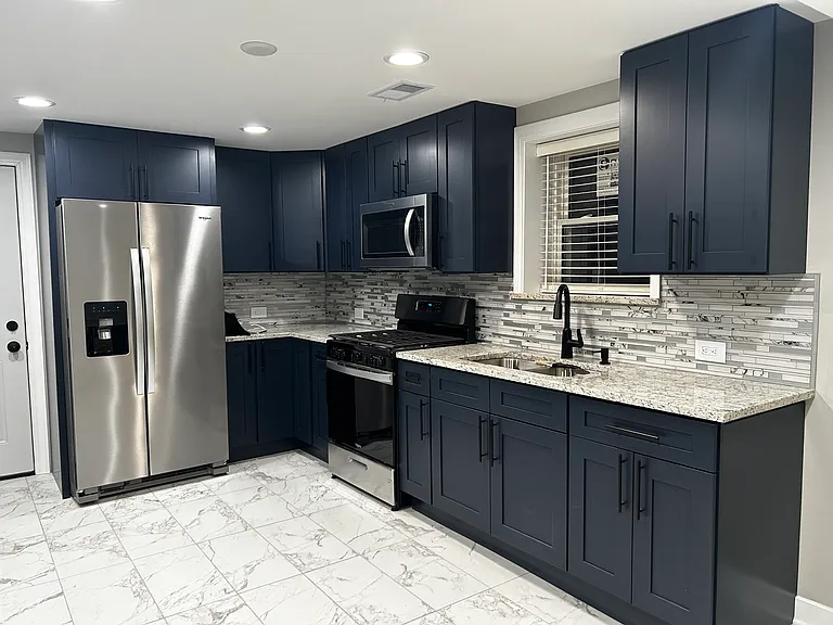 1427 N Keeler Ave #1 — Photo 3
