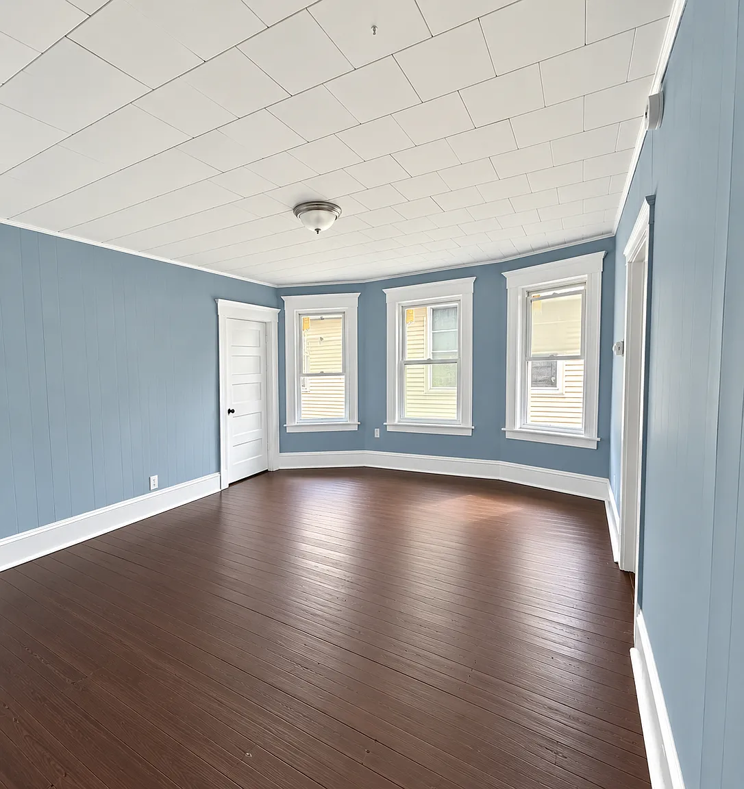 3 bed, $2,200 — Photo 1