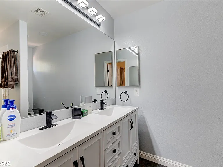 520 Arrowhead Trl #322 — Photo 8