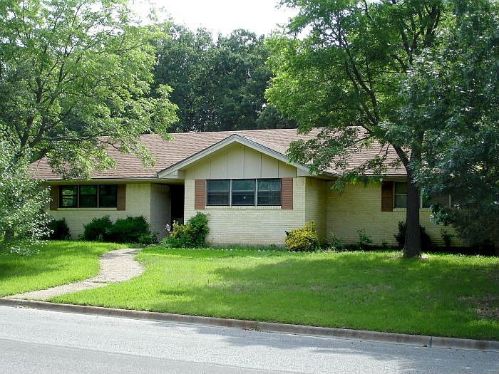 1st image of 1225 Morris Dr