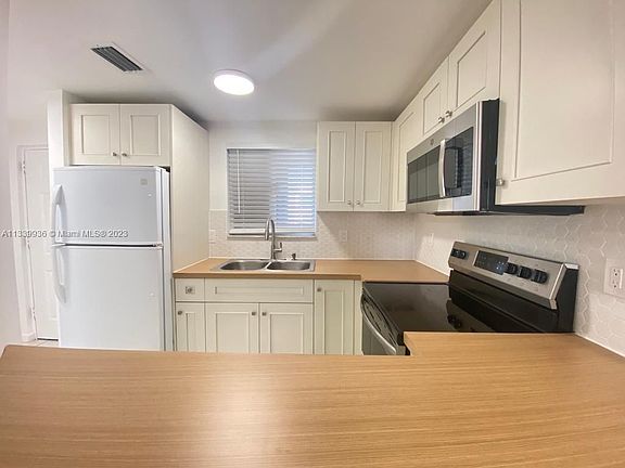4th image of 328 NW 12th Ave APT 11