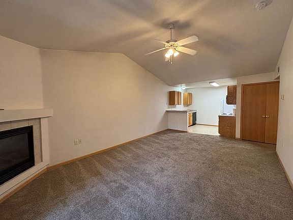 4th image of 1221 University Ave #C-303