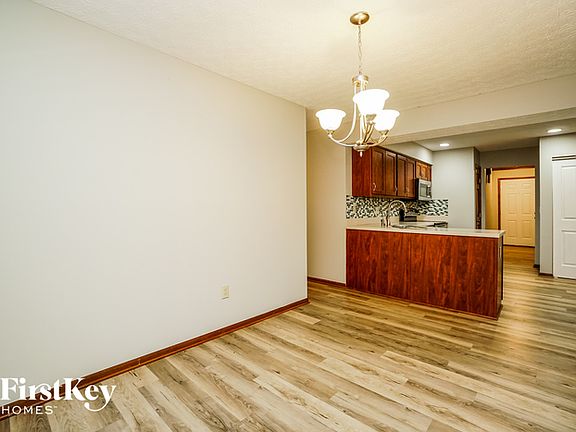 5th image of 8092 Winter Hill Ct