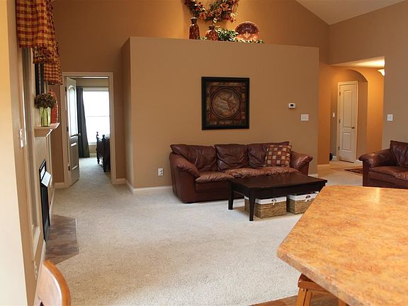 3rd image of 1566 W Petal Ct