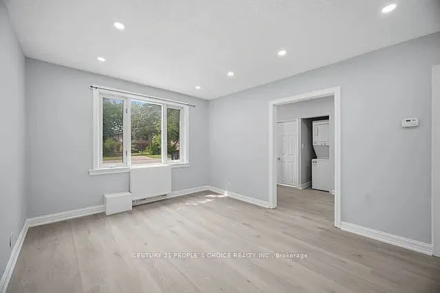 249 Burnhamthorpe Rd #-MAIN — Photo 8
