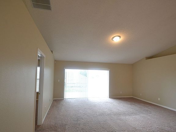 3rd image of 4021 Lake Bluff Dr